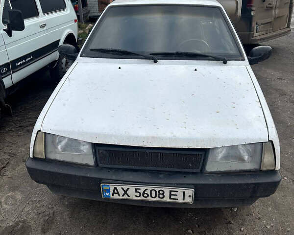 Белый ВАЗ 2108, объемом двигателя 1.5 л и пробегом 70 тыс. км за 1300 $, фото 1 на Automoto.ua