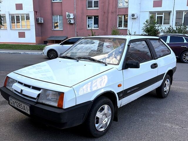 Белый ВАЗ 2108, объемом двигателя 1.3 л и пробегом 130 тыс. км за 1100 $, фото 1 на Automoto.ua