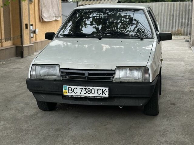 Белый ВАЗ 2108, объемом двигателя 1.5 л и пробегом 150 тыс. км за 1101 $, фото 1 на Automoto.ua