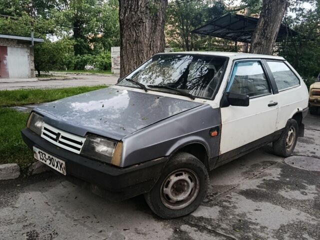 Белый ВАЗ 2108, объемом двигателя 1.5 л и пробегом 250 тыс. км за 406 $, фото 1 на Automoto.ua