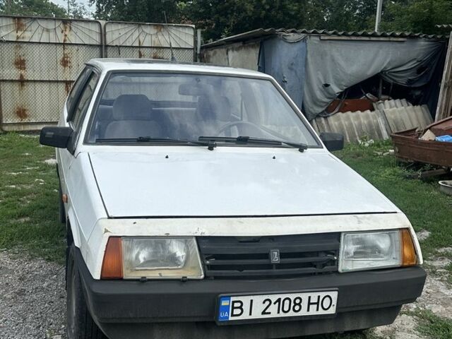 Белый ВАЗ 2108, объемом двигателя 1.1 л и пробегом 200 тыс. км за 595 $, фото 1 на Automoto.ua