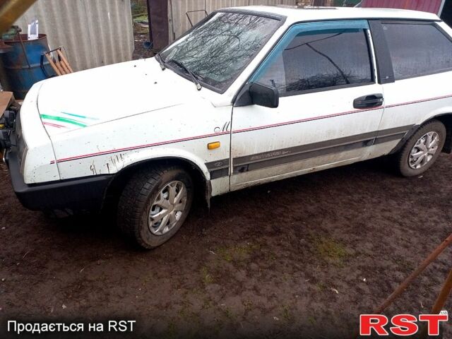 Белый ВАЗ 2108, объемом двигателя 1.5 л и пробегом 120 тыс. км за 900 $, фото 1 на Automoto.ua