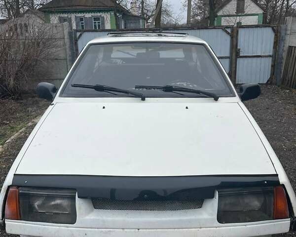 Белый ВАЗ 2108, объемом двигателя 1.3 л и пробегом 100 тыс. км за 717 $, фото 1 на Automoto.ua