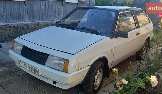 Белый ВАЗ 2108, объемом двигателя 1.3 л и пробегом 100 тыс. км за 1100 $, фото 1 на Automoto.ua