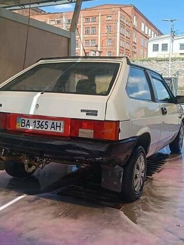 Белый ВАЗ 2108, объемом двигателя 1.3 л и пробегом 1000 тыс. км за 608 $, фото 1 на Automoto.ua