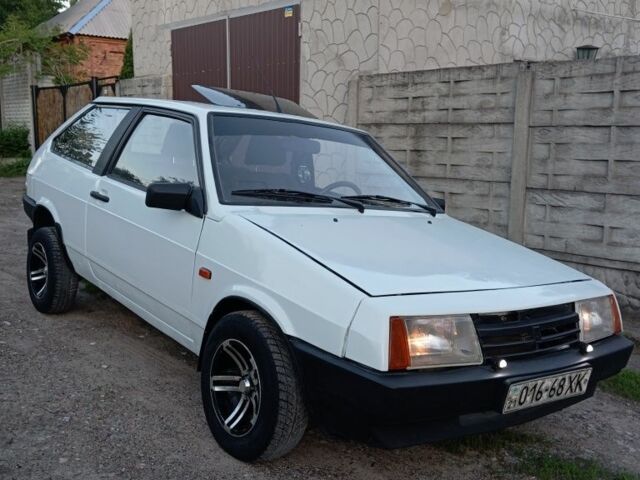 Белый ВАЗ 2108, объемом двигателя 1.3 л и пробегом 100 тыс. км за 1100 $, фото 1 на Automoto.ua