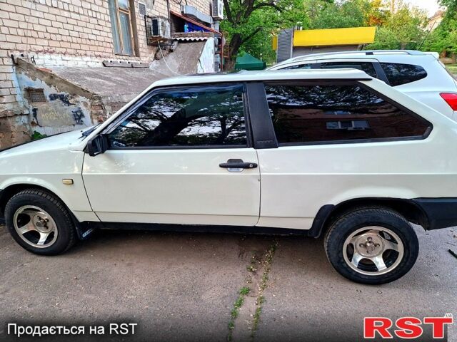 Белый ВАЗ 2108, объемом двигателя 1.5 л и пробегом 189 тыс. км за 1500 $, фото 1 на Automoto.ua