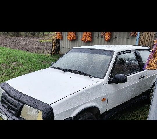 Белый ВАЗ 2108, объемом двигателя 1 л и пробегом 100 тыс. км за 350 $, фото 1 на Automoto.ua