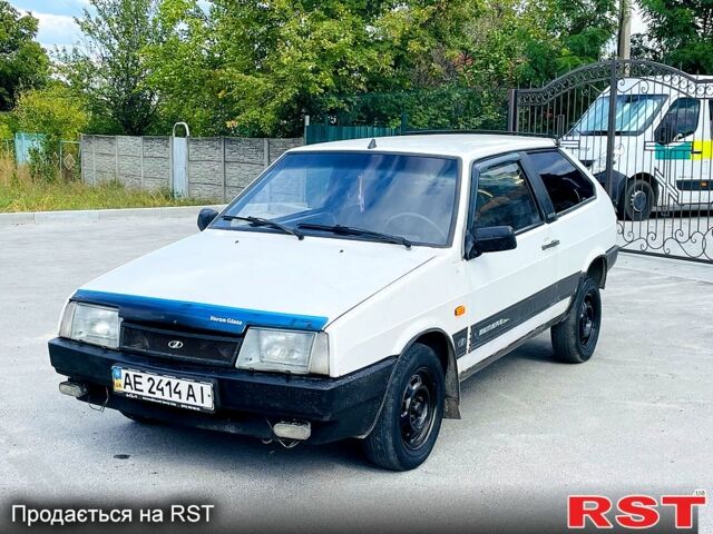 Белый ВАЗ 2108, объемом двигателя 1.5 л и пробегом 189 тыс. км за 950 $, фото 1 на Automoto.ua