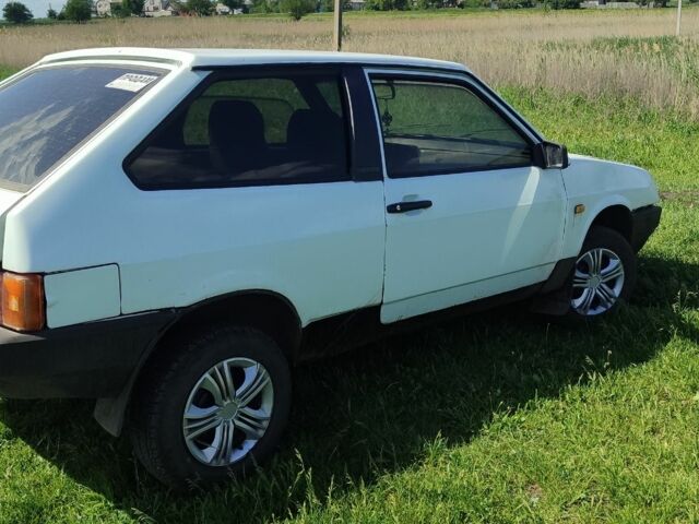 Белый ВАЗ 2108, объемом двигателя 0 л и пробегом 220 тыс. км за 800 $, фото 1 на Automoto.ua