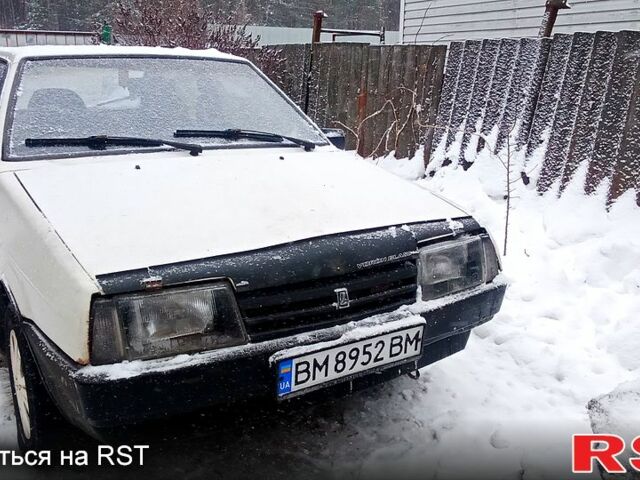 Белый ВАЗ 2108, объемом двигателя 1.3 л и пробегом 140 тыс. км за 900 $, фото 1 на Automoto.ua