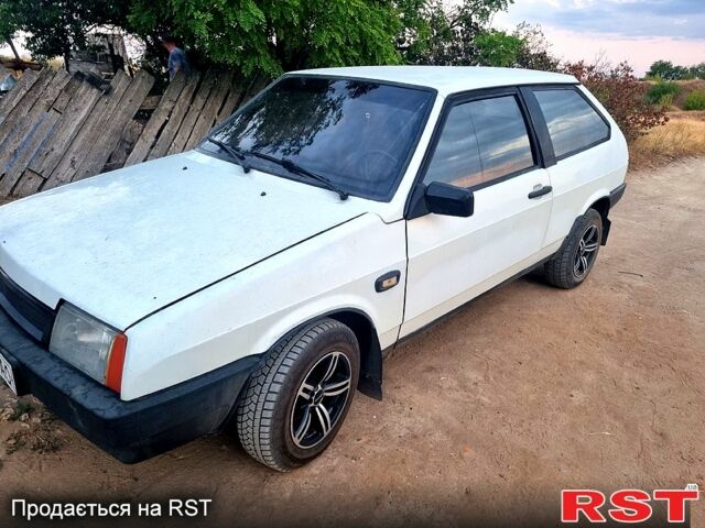 Белый ВАЗ 2108, объемом двигателя 1.3 л и пробегом 147 тыс. км за 999 $, фото 1 на Automoto.ua