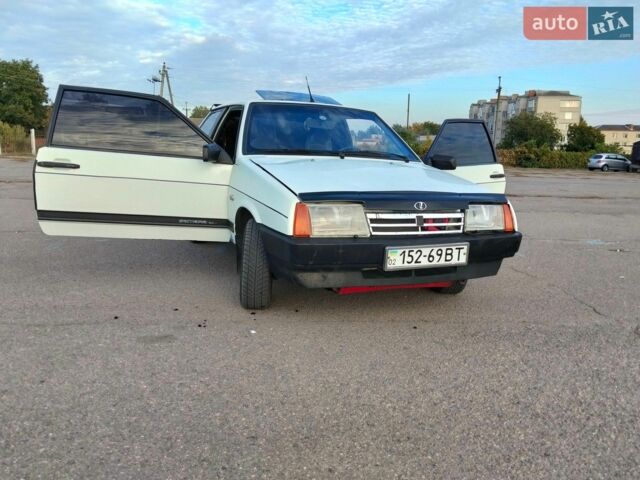 Белый ВАЗ 2108, объемом двигателя 1.5 л и пробегом 74 тыс. км за 1150 $, фото 1 на Automoto.ua