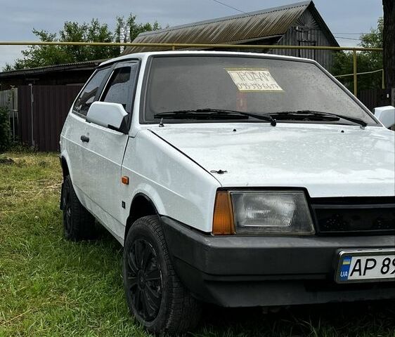 Белый ВАЗ 2108, объемом двигателя 1.5 л и пробегом 250 тыс. км за 670 $, фото 1 на Automoto.ua