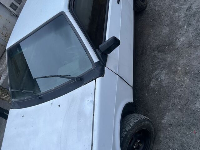 Белый ВАЗ 2108, объемом двигателя 1.5 л и пробегом 1000 тыс. км за 600 $, фото 1 на Automoto.ua