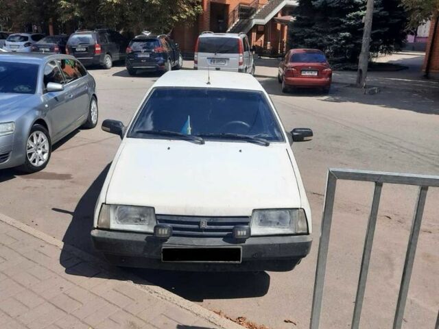 Белый ВАЗ 2108, объемом двигателя 0 л и пробегом 120 тыс. км за 1000 $, фото 1 на Automoto.ua