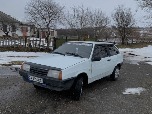 Белый ВАЗ 2108, объемом двигателя 1.5 л и пробегом 100 тыс. км за 900 $, фото 1 на Automoto.ua
