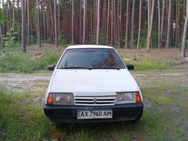 Белый ВАЗ 2108, объемом двигателя 1.5 л и пробегом 25 тыс. км за 566 $, фото 1 на Automoto.ua
