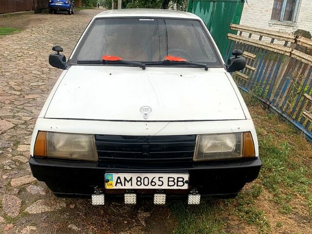 Белый ВАЗ 2108, объемом двигателя 1.3 л и пробегом 0 тыс. км за 1000 $, фото 1 на Automoto.ua