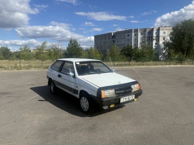 Белый ВАЗ 2108, объемом двигателя 0 л и пробегом 200 тыс. км за 701 $, фото 1 на Automoto.ua