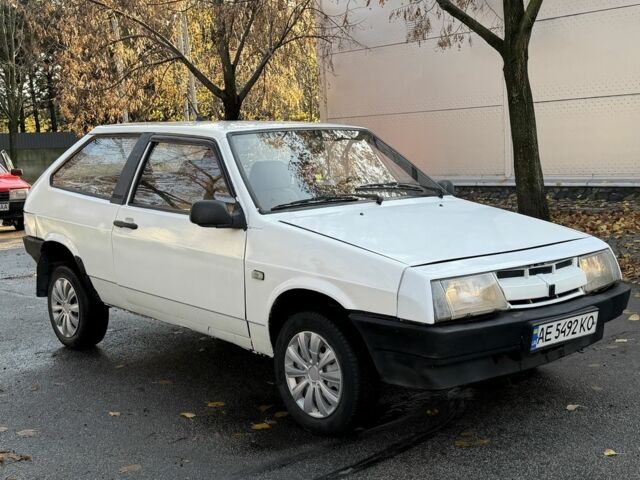 Белый ВАЗ 2108, объемом двигателя 1.3 л и пробегом 100 тыс. км за 950 $, фото 1 на Automoto.ua