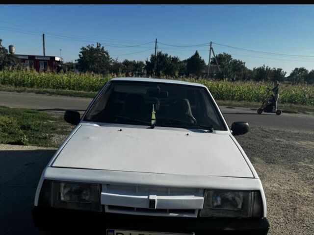 Белый ВАЗ 2108, объемом двигателя 1.3 л и пробегом 160 тыс. км за 1301 $, фото 1 на Automoto.ua