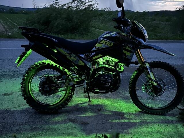 Белый ВАЗ 2108, объемом двигателя 0 л и пробегом 300 тыс. км за 583 $, фото 1 на Automoto.ua