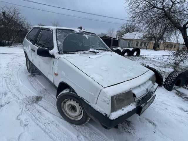 Белый ВАЗ 2108, объемом двигателя 1.3 л и пробегом 1000 тыс. км за 850 $, фото 1 на Automoto.ua