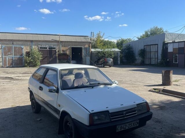 Белый ВАЗ 2108, объемом двигателя 1.3 л и пробегом 100 тыс. км за 632 $, фото 1 на Automoto.ua
