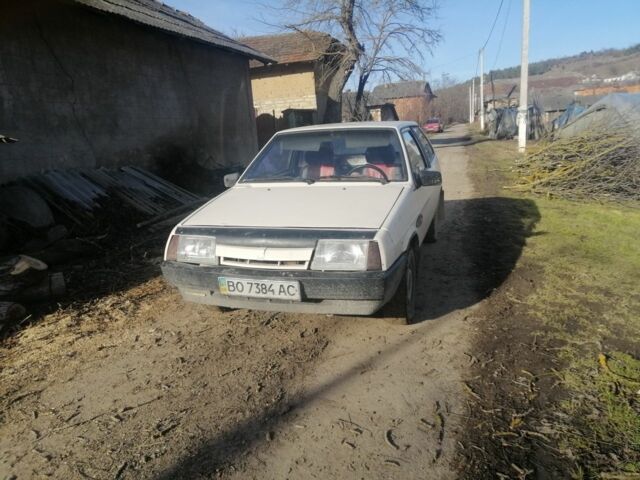 Белый ВАЗ 2108, объемом двигателя 2 л и пробегом 130 тыс. км за 650 $, фото 1 на Automoto.ua