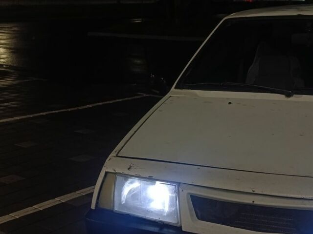 Белый ВАЗ 2108, объемом двигателя 1.3 л и пробегом 380 тыс. км за 591 $, фото 1 на Automoto.ua