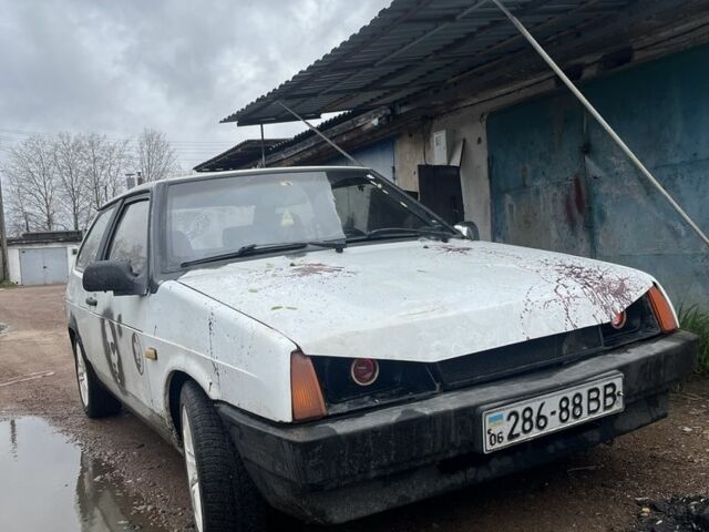 Белый ВАЗ 2108, объемом двигателя 0 л и пробегом 300 тыс. км за 1100 $, фото 1 на Automoto.ua