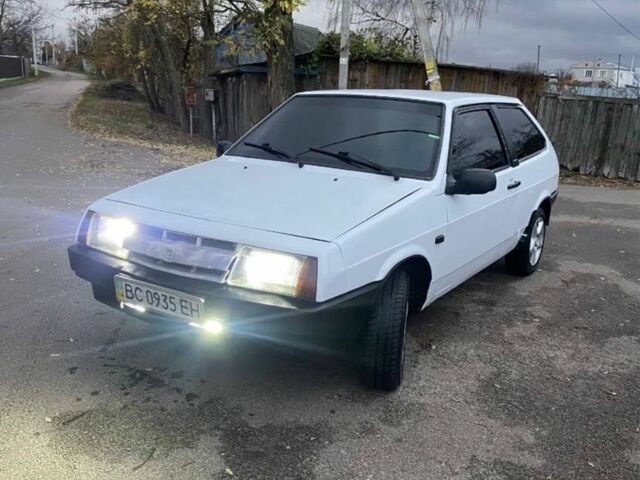Белый ВАЗ 2108, объемом двигателя 1.5 л и пробегом 200 тыс. км за 813 $, фото 1 на Automoto.ua