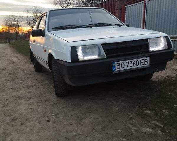Белый ВАЗ 2108, объемом двигателя 1.3 л и пробегом 999 тыс. км за 1100 $, фото 1 на Automoto.ua