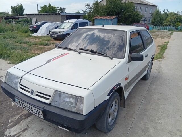 Белый ВАЗ 2108, объемом двигателя 1.5 л и пробегом 550 тыс. км за 873 $, фото 1 на Automoto.ua