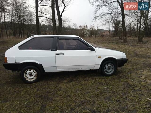 Белый ВАЗ 2108, объемом двигателя 1.3 л и пробегом 210 тыс. км за 1300 $, фото 1 на Automoto.ua
