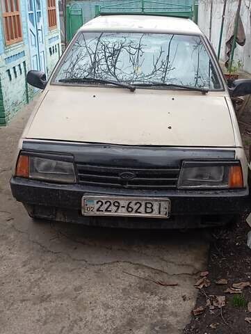 Бежевый ВАЗ 2108, объемом двигателя 1.5 л и пробегом 200 тыс. км за 800 $, фото 1 на Automoto.ua