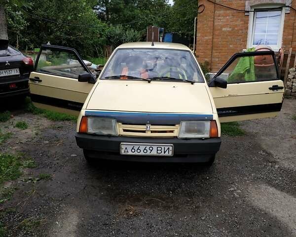 ВАЗ 2108 1986 в Казатине на Automoto.ua Бежевый ВАЗ 2108, объемом двигателя 1.3 л и пробегом 35 тыс. км за 900 $, фото 1 на Automoto.ua