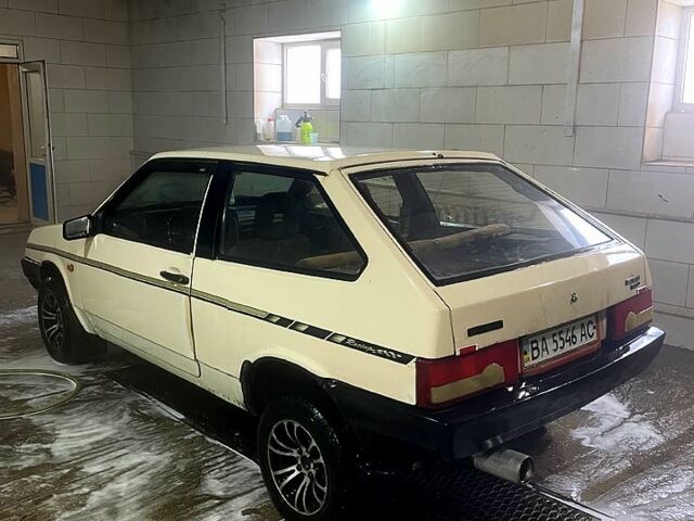 Бежевый ВАЗ 2108, объемом двигателя 1.5 л и пробегом 300 тыс. км за 650 $, фото 1 на Automoto.ua