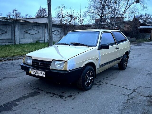 Бежевый ВАЗ 2108, объемом двигателя 1.3 л и пробегом 250 тыс. км за 600 $, фото 1 на Automoto.ua