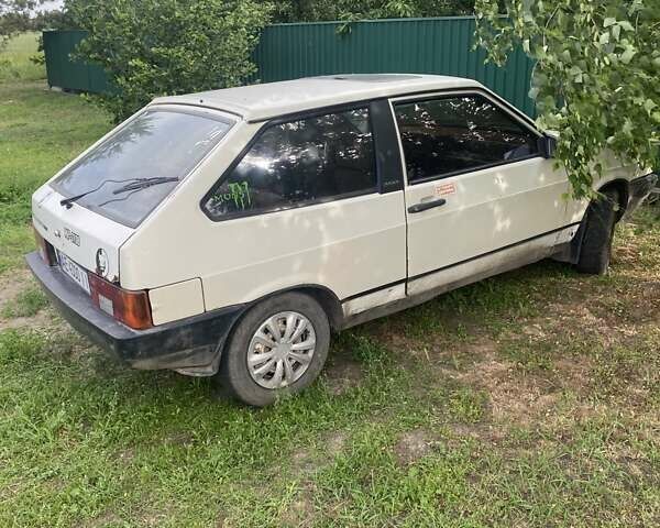 Бежевый ВАЗ 2108, объемом двигателя 1.5 л и пробегом 245 тыс. км за 800 $, фото 1 на Automoto.ua