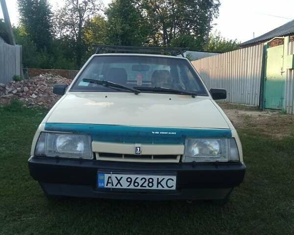 Бежевий ВАЗ 2108, об'ємом двигуна 1.3 л та пробігом 300 тис. км за 950 $, фото 1 на Automoto.ua