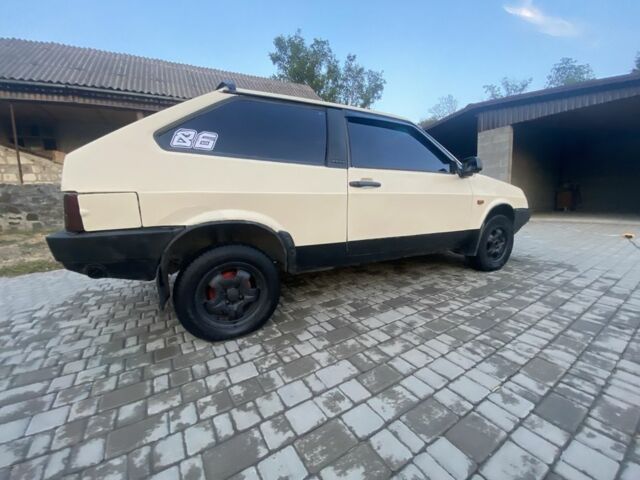 Бежевый ВАЗ 2108, объемом двигателя 1.5 л и пробегом 300 тыс. км за 900 $, фото 1 на Automoto.ua