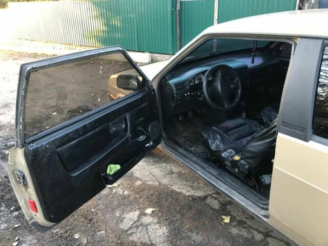 Бежевий ВАЗ 2108, об'ємом двигуна 1 л та пробігом 200 тис. км за 1067 $, фото 1 на Automoto.ua