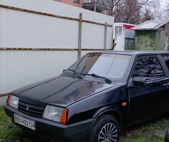 Черный ВАЗ 2108, объемом двигателя 0 л и пробегом 100 тыс. км за 400 $, фото 1 на Automoto.ua