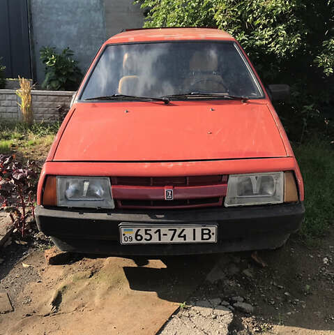 Красный ВАЗ 2108, объемом двигателя 1.3 л и пробегом 200 тыс. км за 700 $, фото 1 на Automoto.ua