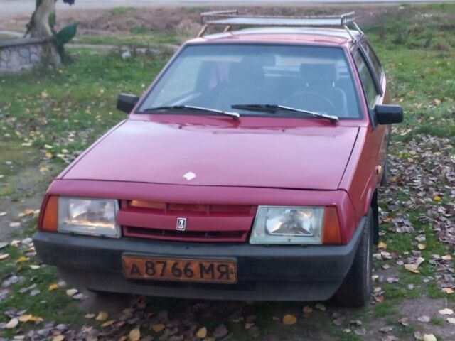 Красный ВАЗ 2108, объемом двигателя 0 л и пробегом 300 тыс. км за 600 $, фото 1 на Automoto.ua