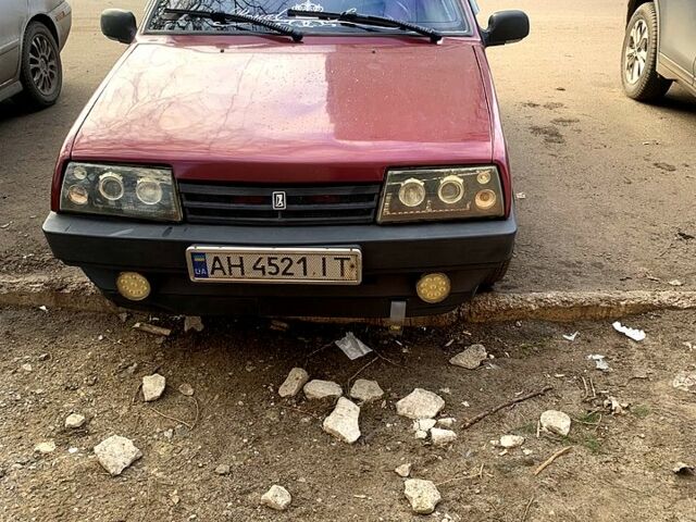 Красный ВАЗ 2108, объемом двигателя 1.3 л и пробегом 200 тыс. км за 900 $, фото 1 на Automoto.ua