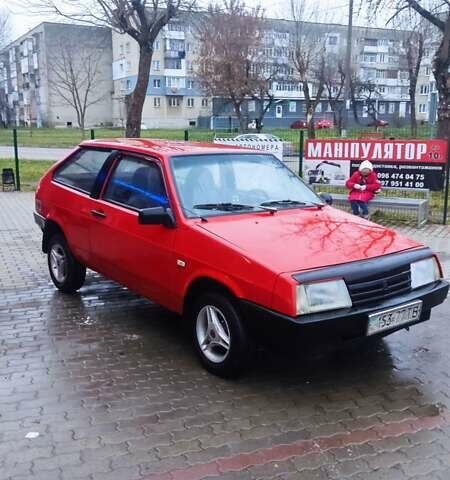 Красный ВАЗ 2108, объемом двигателя 1.5 л и пробегом 200 тыс. км за 600 $, фото 1 на Automoto.ua