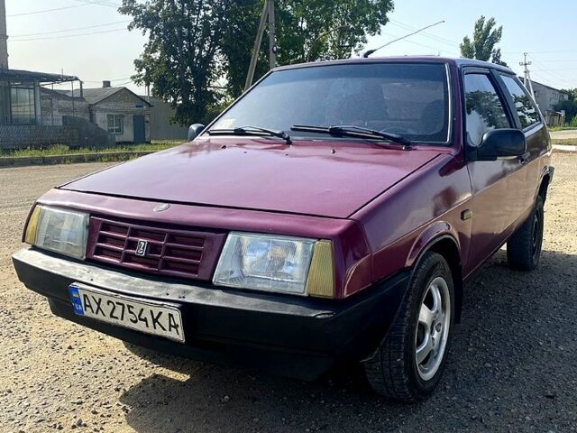 Красный ВАЗ 2108, объемом двигателя 1.1 л и пробегом 230 тыс. км за 1100 $, фото 1 на Automoto.ua